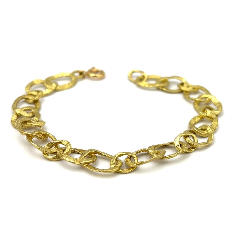 Bracciale catena battuta oro giallo; 11.75 gr - 18 cm