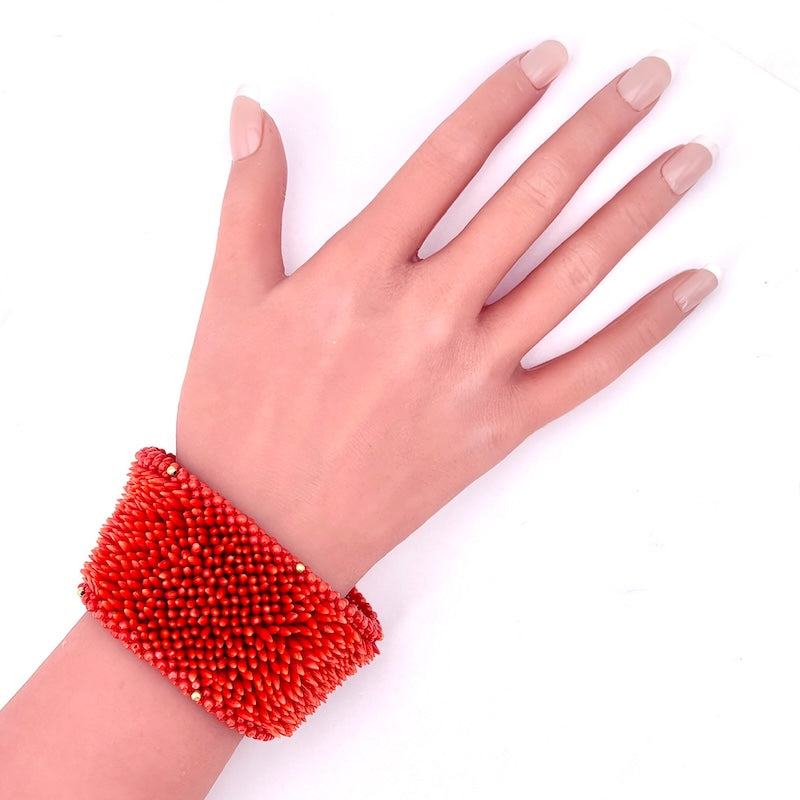 Bracciale corallo e oro, fascia larga tessita artigianalmente; 19.5 cm - 82 gr