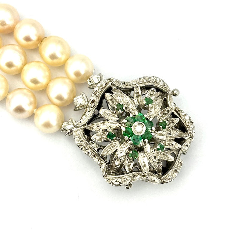 Bracciale perle 3 fili con chiusura fiore vintage smeraldi e oro; 18.5 cm - 41.26 gr