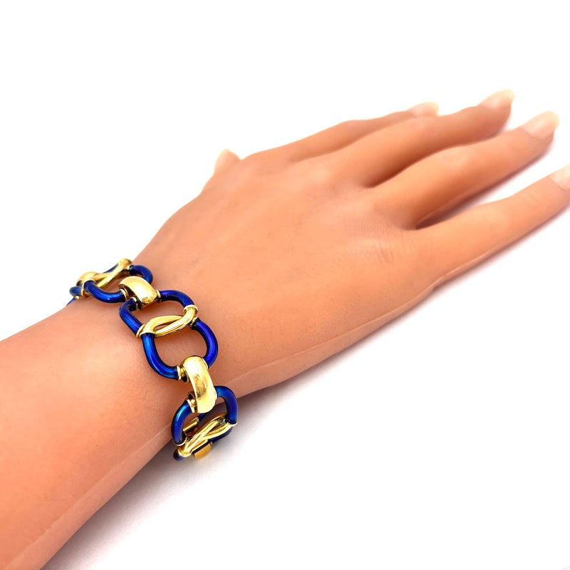 Bracciale polsino d'epoca oro giallo, smalti blu; 54.95 gr - 19 cm