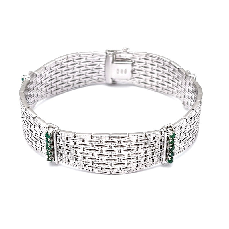 Bracciale semirigido, oro bianco e smeraldi; 49.66 gr