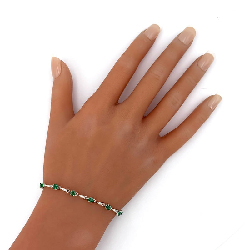 Bracciale smeraldi - 2.89 ct - brillanti - 0.56 ct - e oro; 5.67 gr