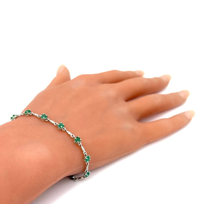 Bracciale smeraldi - 2.89 ct - brillanti - 0.56 ct - e oro; 5.67 gr