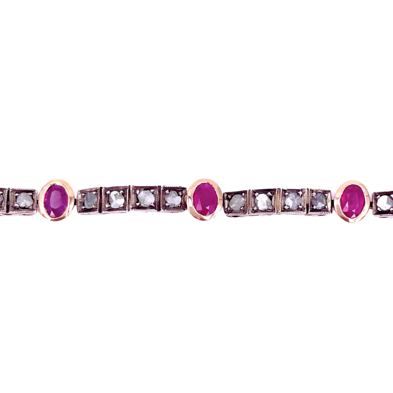 Bracciale tennis in stile antico, rubini e diamanti; 1-1.20 ct; 18 cm - 21.48 gr.