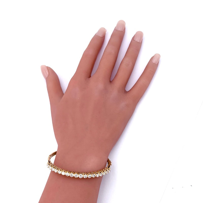Bracciale tennis rigido oro giallo e brillanti; 16.6 gr