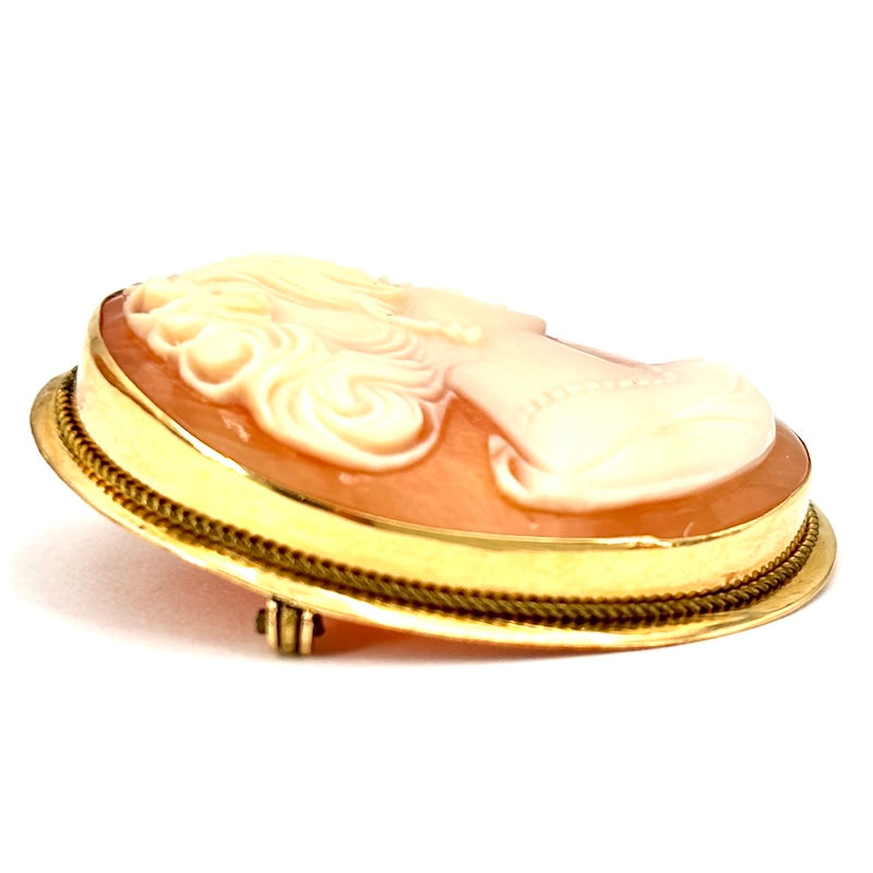 Ciondolo-spilla cammeo e oro; 5.39 gr