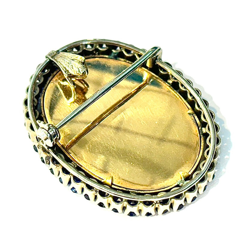 Ciondolo/Spilla d'epoca capolavoro, con dipinto a mano rose, zaffiri, smalti e oro; 14.66 gr