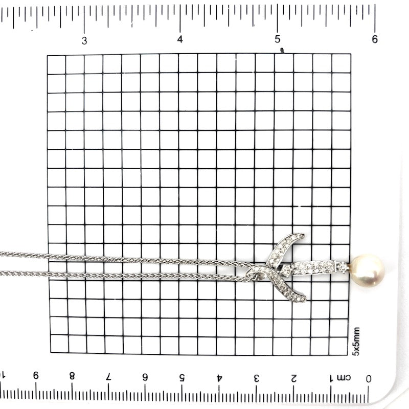 Ciondolo ancora brillanti e perla Akoya, oro bianco; 6.81 gr