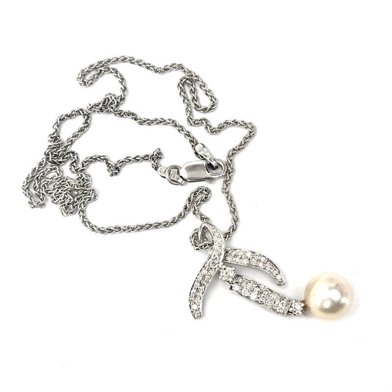 Ciondolo ancora brillanti e perla Akoya, oro bianco; 6.81 gr