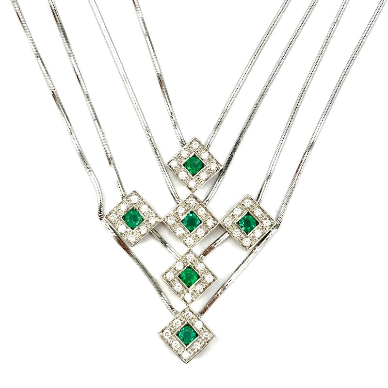 Ciondolo croce Salvini, mod. Amistad, smeraldi, brillanti e oro; 19.86 gr