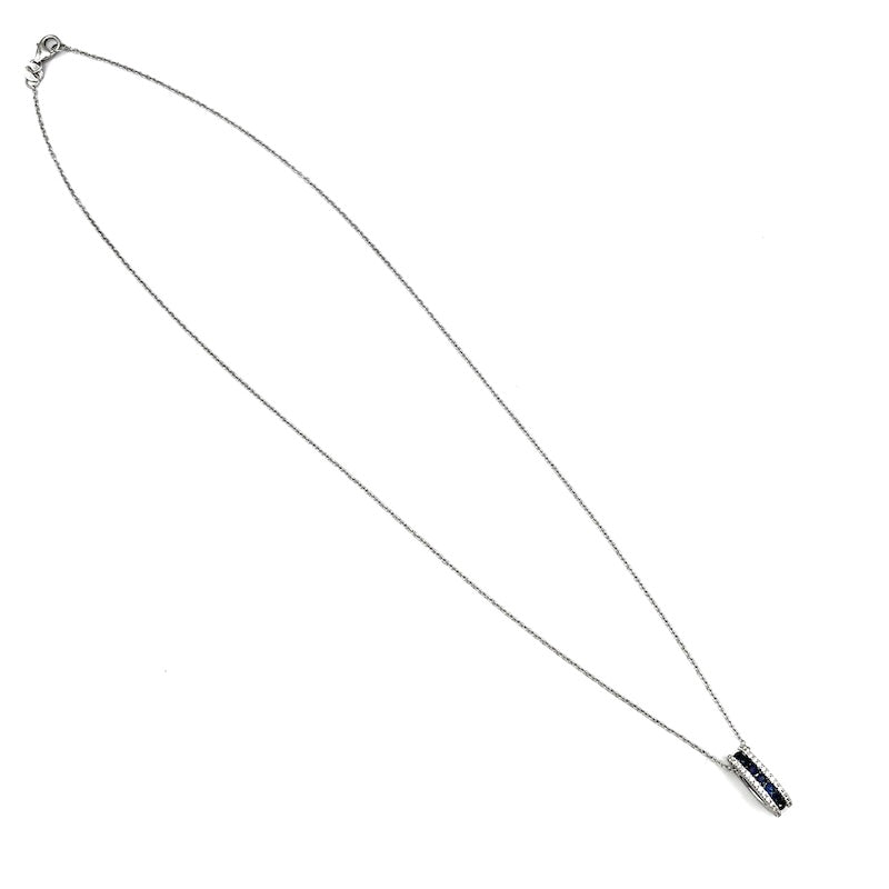 Ciondolo fiammifero ovale con zaffiri, brillanti e oro; 3.35 gr