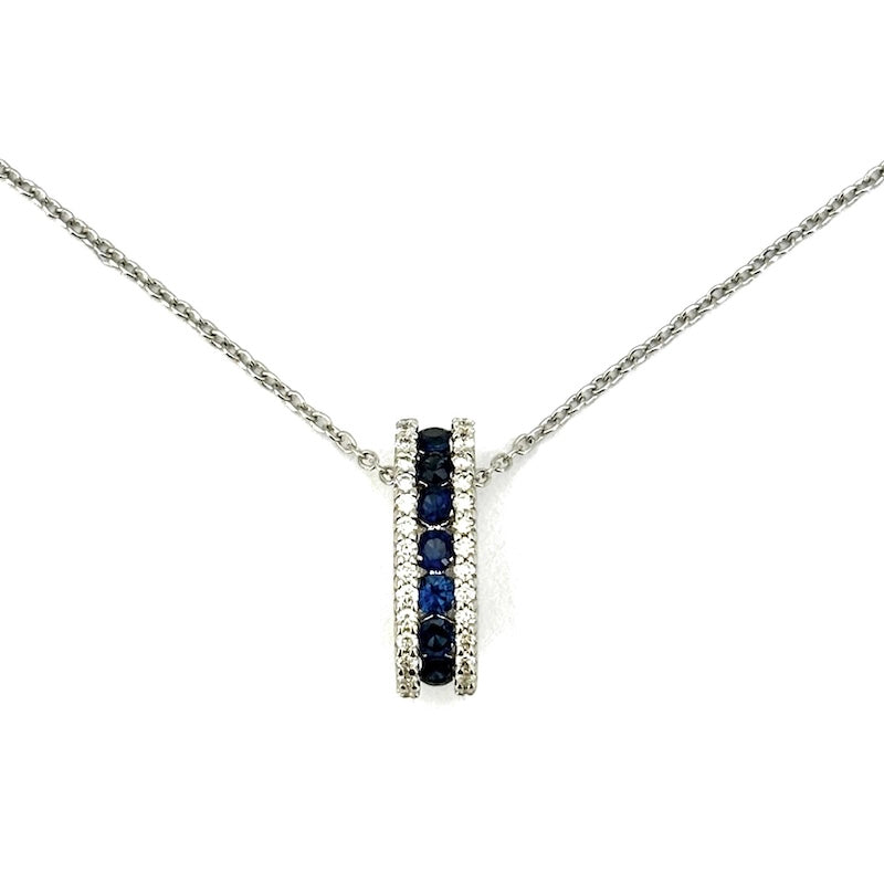 Ciondolo fiammifero ovale con zaffiri, brillanti e oro; 3.35 gr