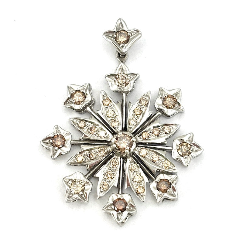 Ciondolo maxi, con diamanti brown in oro bianco; 9.45 gr
