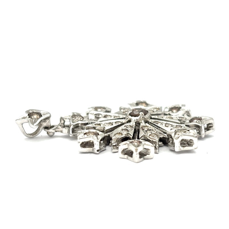 Ciondolo maxi, con diamanti brown in oro bianco; 9.45 gr