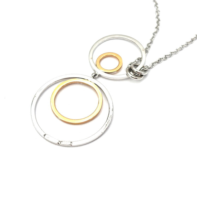 Ciondolo maxi design cerchi oro bianco e rosa con catenina; 9.33 gr