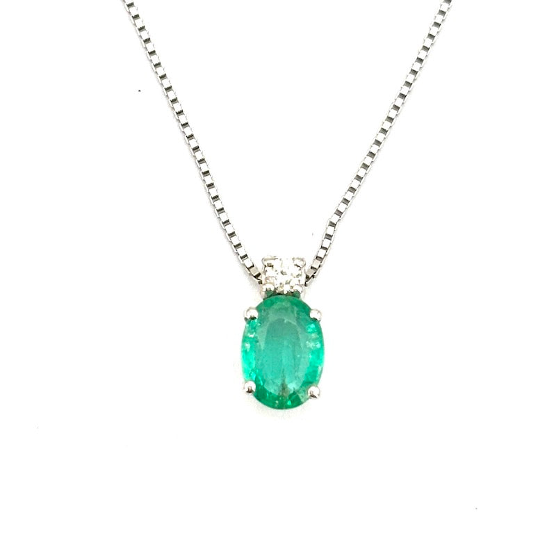 Ciondolo punto luce smeraldo, brillante e oro; 2.17 gr
