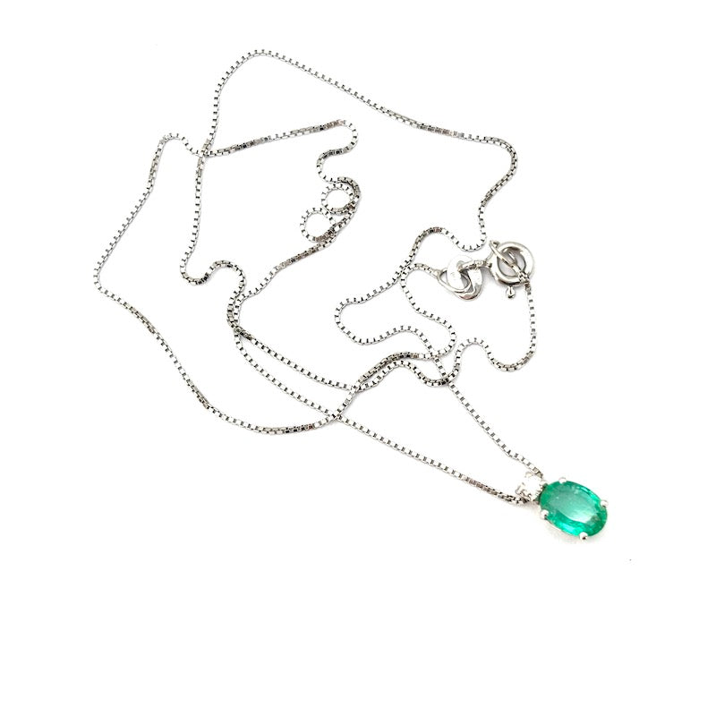 Ciondolo punto luce smeraldo, brillante e oro; 2.17 gr