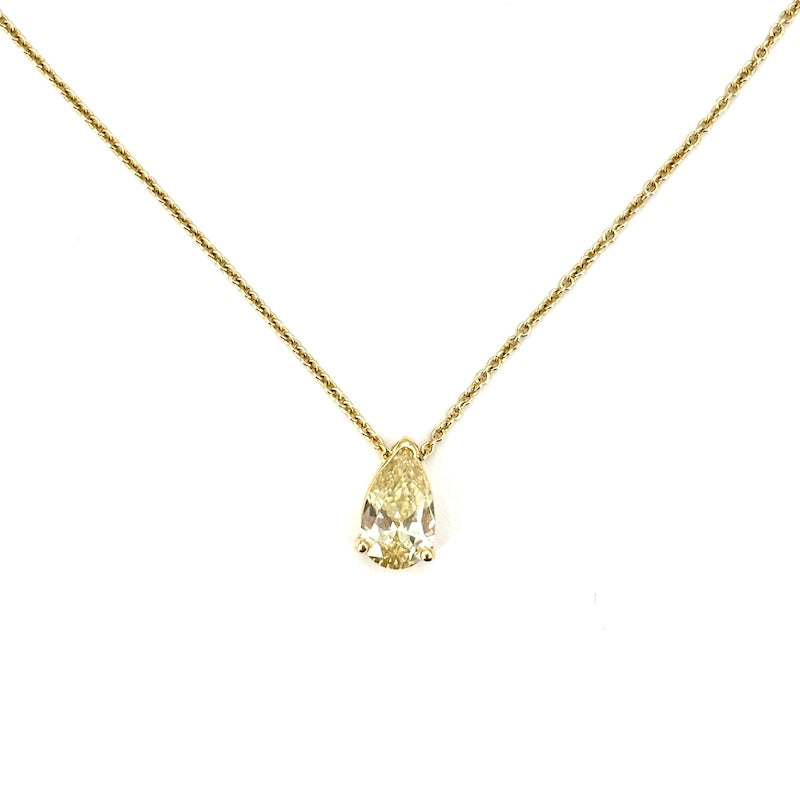 Ciondolo punto luce solitario di diamante fancy a goccia e oro giallo - 0.72 ct; 1.62 gr