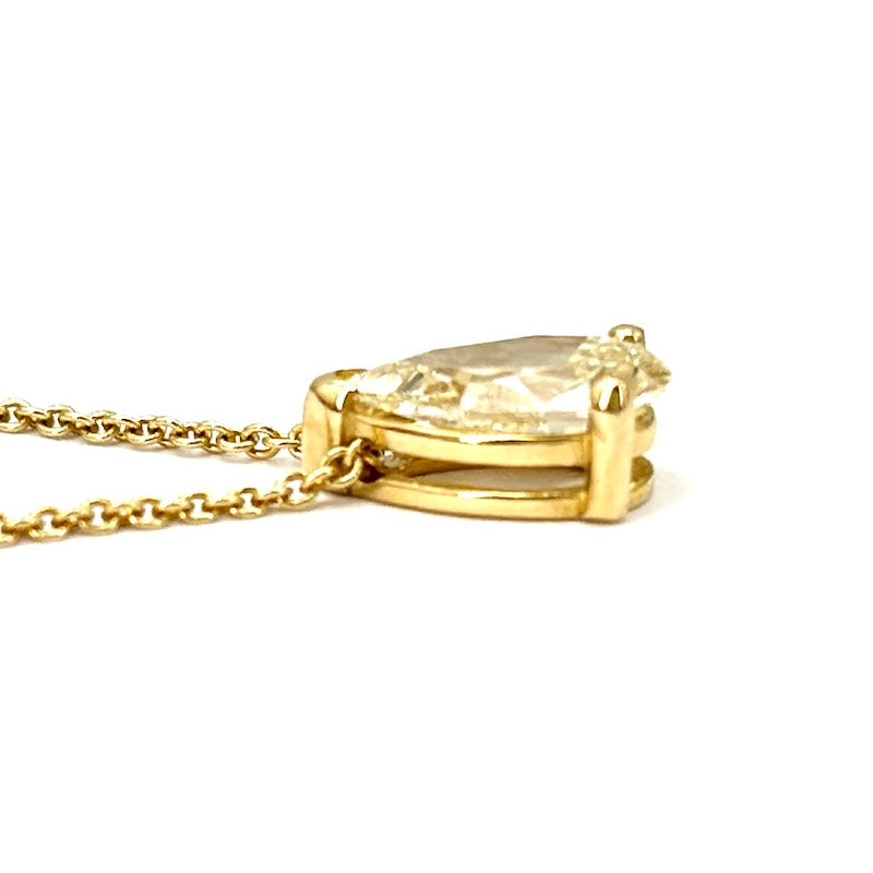 Ciondolo punto luce solitario di diamante fancy a goccia e oro giallo - 0.72 ct; 1.62 gr