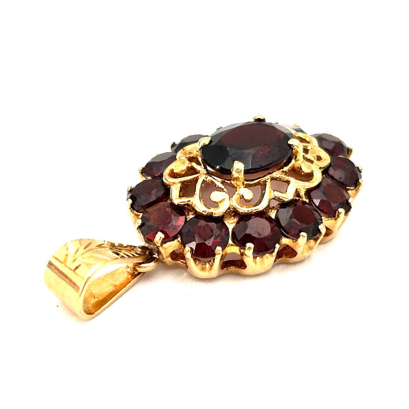 Ciondolo vintage ovale granati e oro giallo - 3.3 cm x 1.8 cm; 5.3 gr