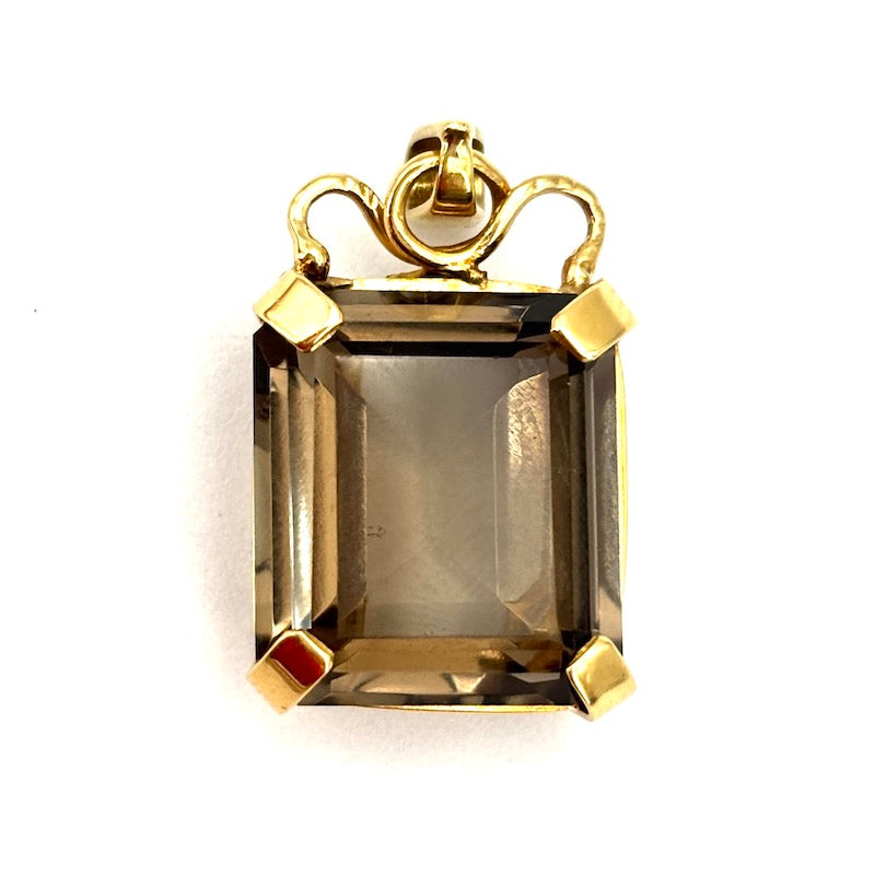 Ciondolo vintage quarzo fumè, oro giallo; 6.05 gr