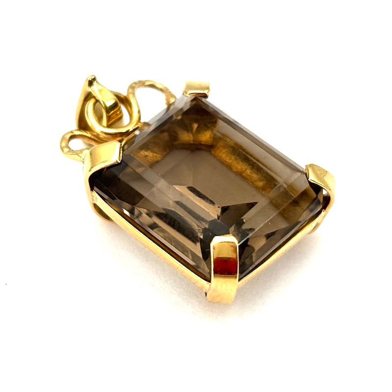 Ciondolo vintage quarzo fumè, oro giallo; 6.05 gr