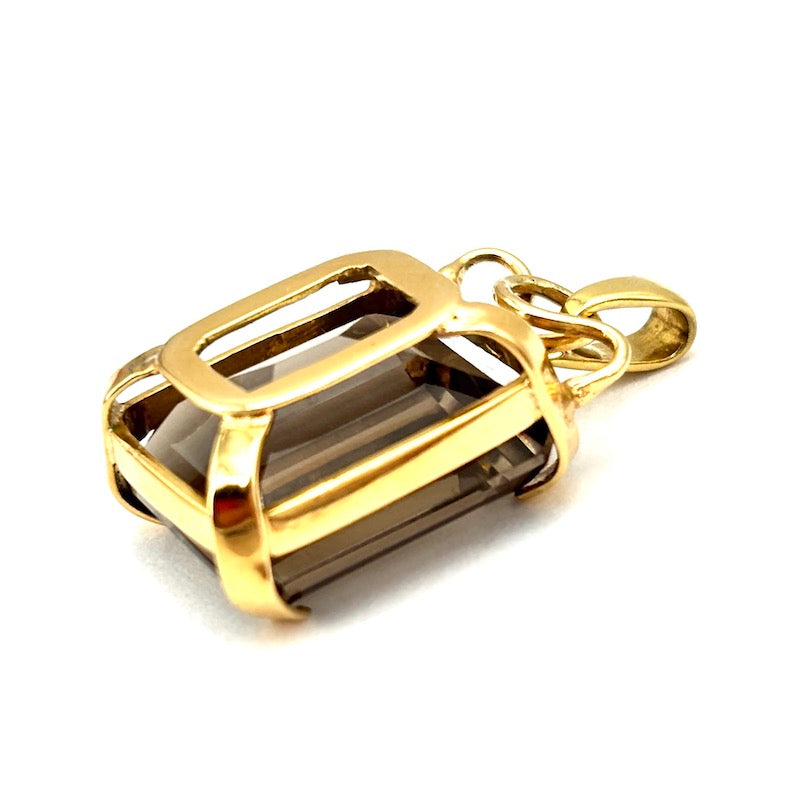 Ciondolo vintage quarzo fumè, oro giallo; 6.05 gr