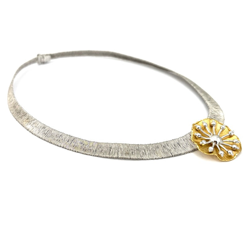 Collana collier girocollo con centrale design, oro bianco e giallo; 43.5 cm, 30.06 gr