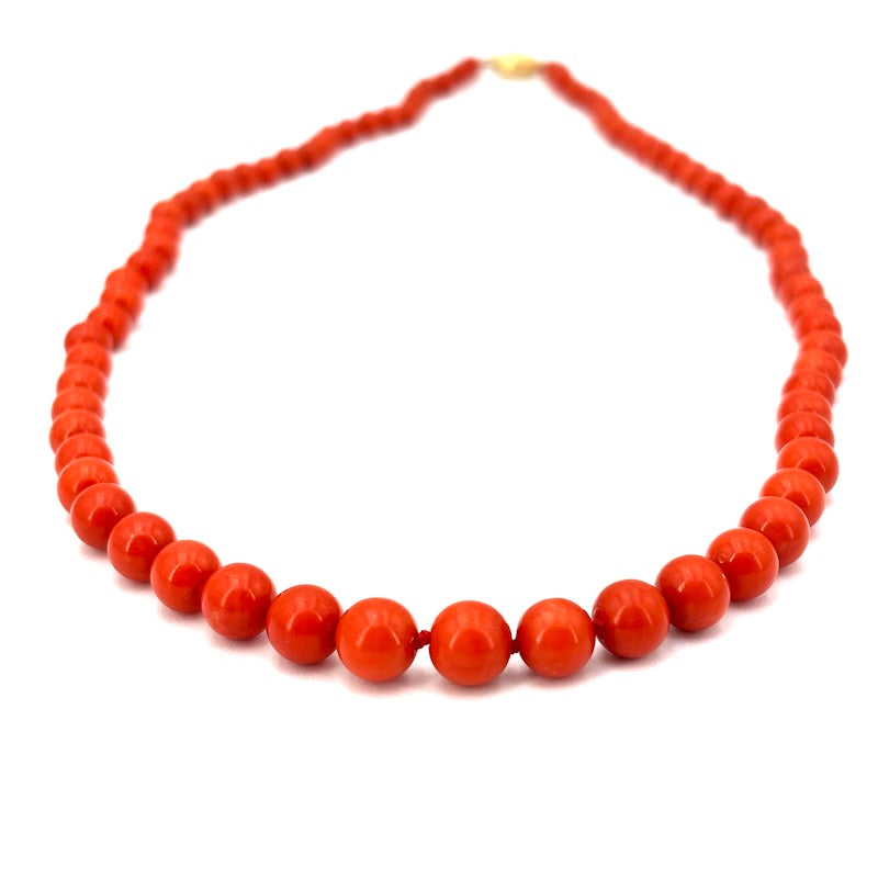 Collana corallo a sfere, a scalare e oro - 33.94 gr; 57 cm