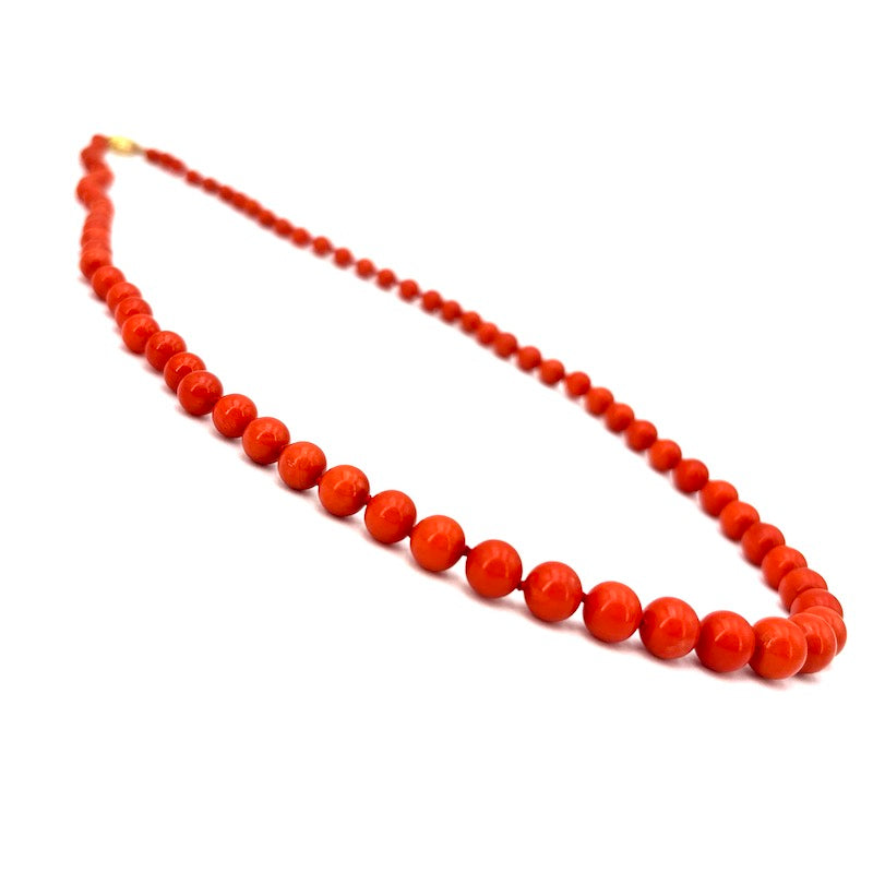 Collana corallo a sfere, a scalare e oro - 33.94 gr; 57 cm