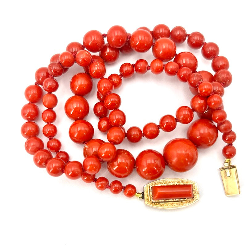 Collana corallo a sfere, a scalare e oro - 50.46 gr; 60 cm