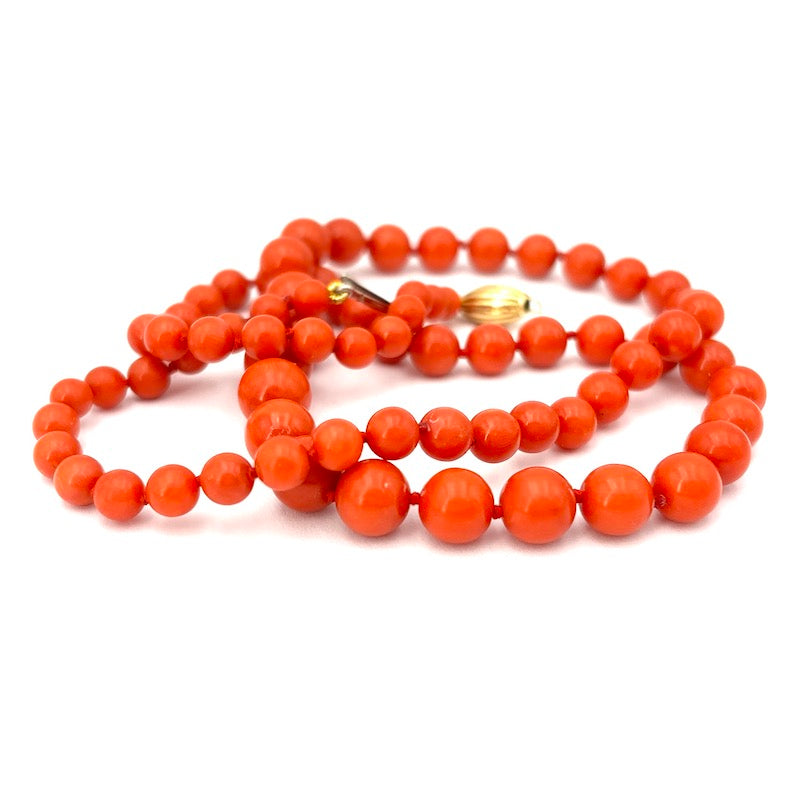 Collana corallo a sfere, a scalare e oro - 33.94 gr; 57 cm