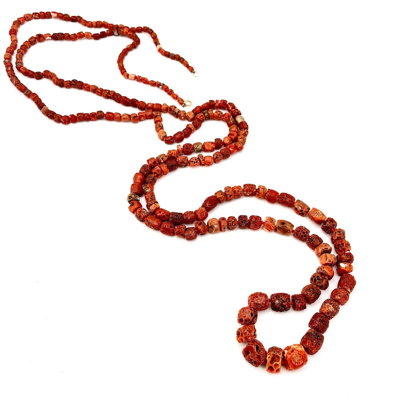 Collana lunga corallo etnico a scalare.  190 cm - 165 gr