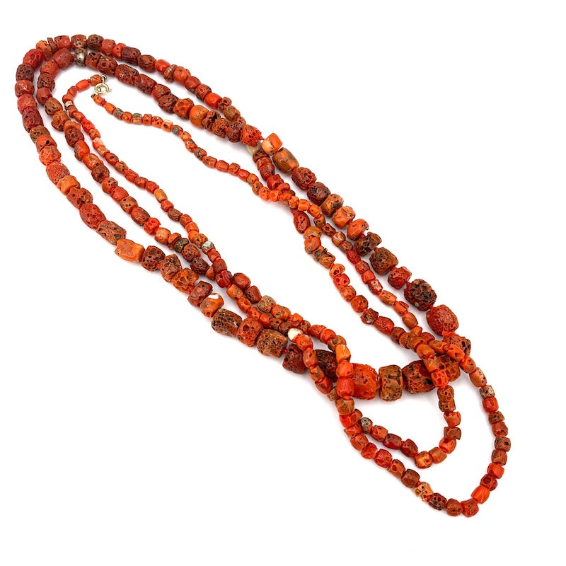 Collana lunga corallo etnico a scalare.  190 cm - 165 gr