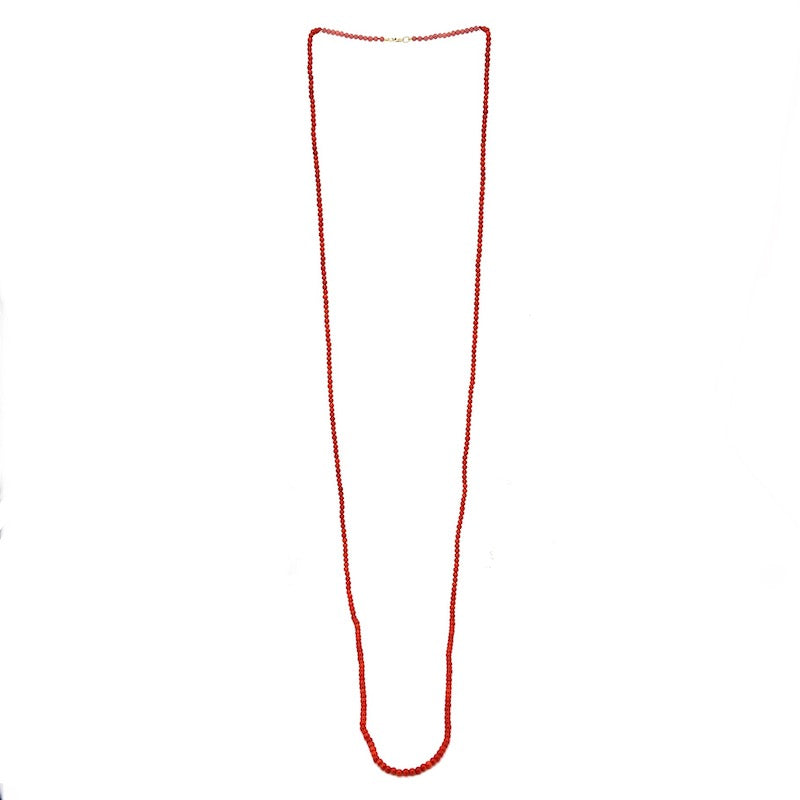 Collana lunga microsfere corallo, oro - 122 cm; 25.93 gr