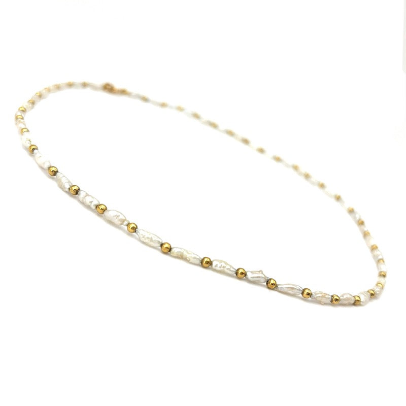 Collana micro perle fiume e palline oro giallo - 39 cm; 5.72 gr