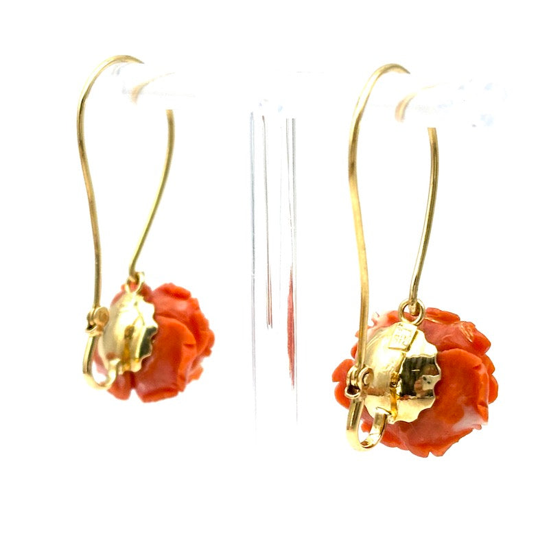 Orecchini pendenti vintage rose corallo e oro; 9.83 gr