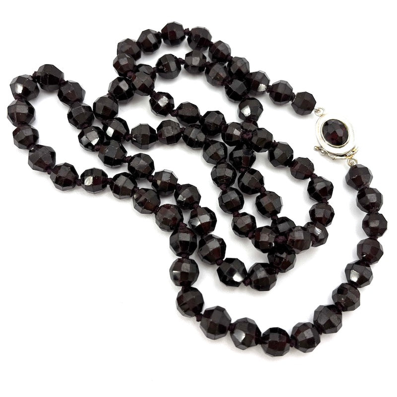 Collana vintage granato e argento, in stile - 78 cm; 116.7 gr
