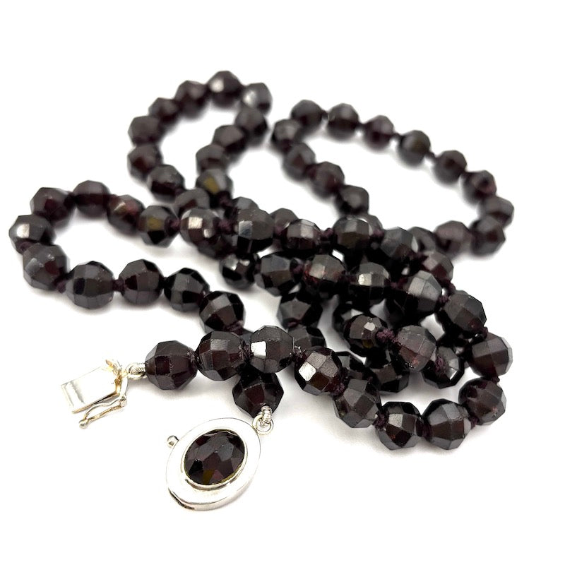 Collana vintage granato e argento, in stile - 78 cm; 116.7 gr