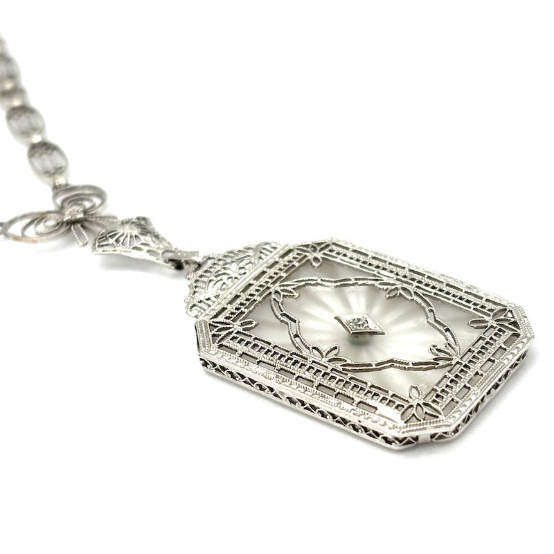Collier/Ciondolo d'epoca oro bianco, diamanti, cristallo di rocca; 46 cm, 11.75 gr