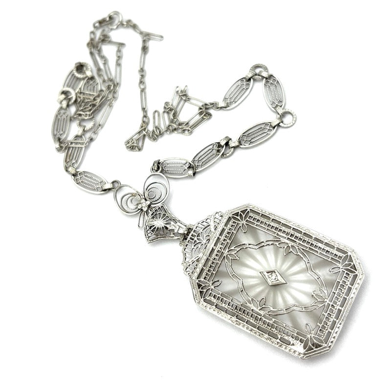 Collier/Ciondolo d'epoca oro bianco, diamanti, cristallo di rocca; 46 cm, 11.75 gr