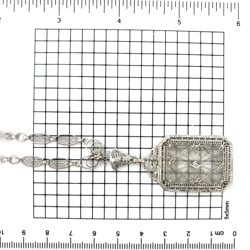 Collier/Ciondolo d'epoca oro bianco, diamanti, cristallo di rocca; 46 cm, 11.75 gr
