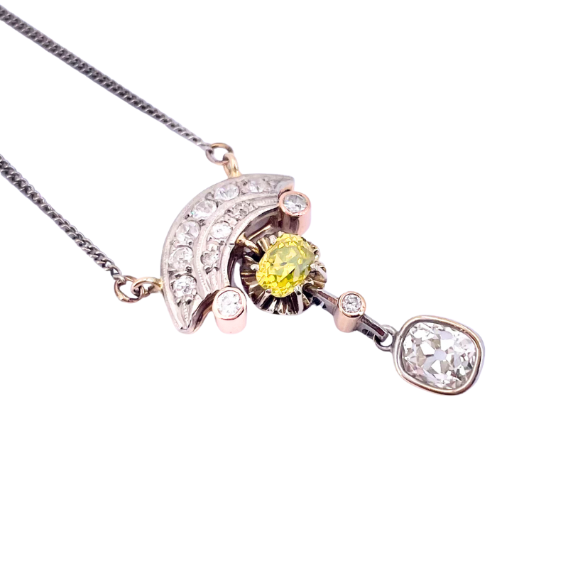 Collier/Ciondolo vintage oro, diamanti taglio antico e fancy; 37 cm, 5.56 gr