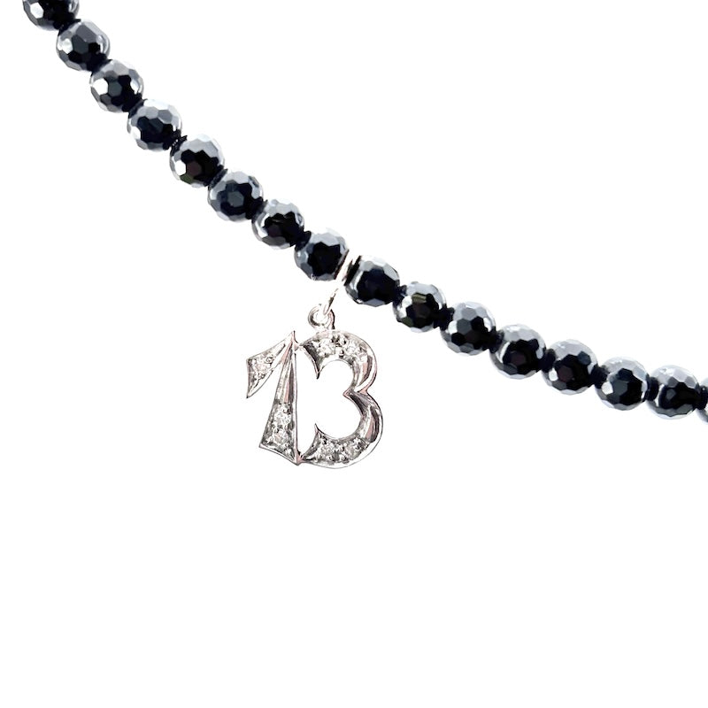 Collier strangolino onice, brillanti e oro, charms porta fortuna; 14.5 gr