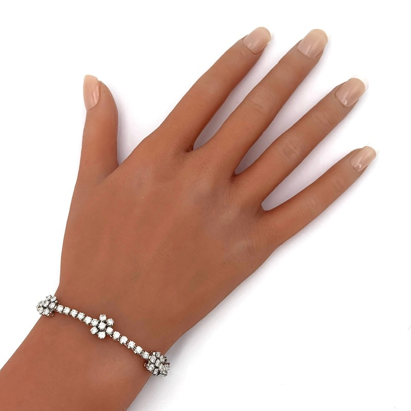 OCCASIONISSIMA! Bracciale tennis margherite oro bianco e brillanti - 7.0-7.5 ct; 12.94 gr - 18 cm