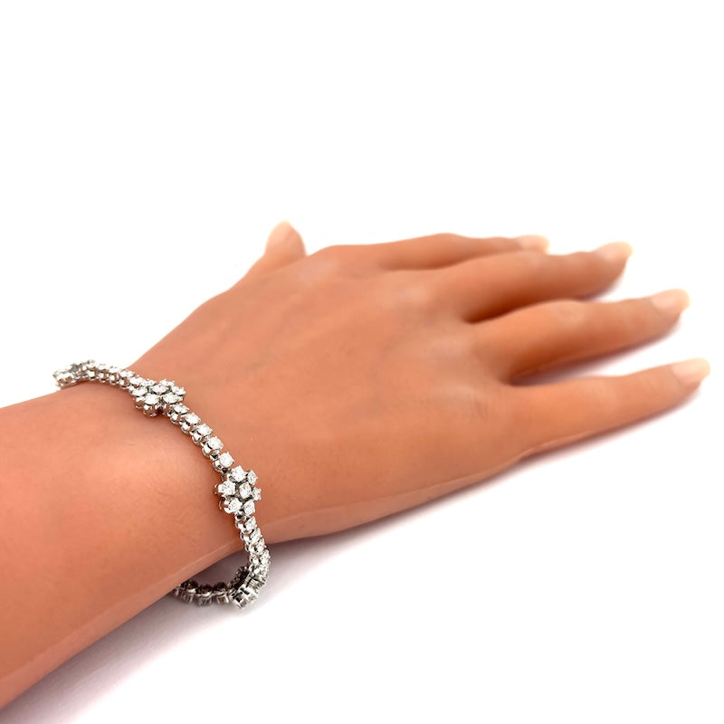 OCCASIONISSIMA! Bracciale tennis margherite oro bianco e brillanti - 7.0-7.5 ct; 12.94 gr - 18 cm