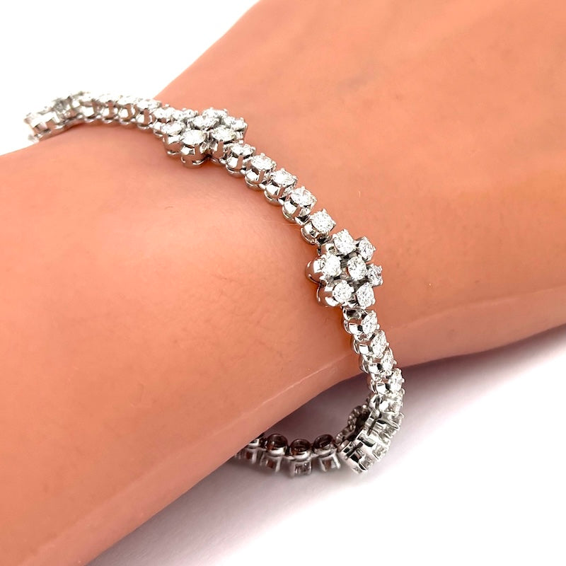 OCCASIONISSIMA! Bracciale tennis margherite oro bianco e brillanti - 7.0-7.5 ct; 12.94 gr - 18 cm