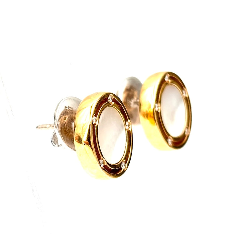 Orecchini Damiani D Side madreperla, oro rosa e brillanti, al lobo; 0.12-0.15 ct; 7.18 gr