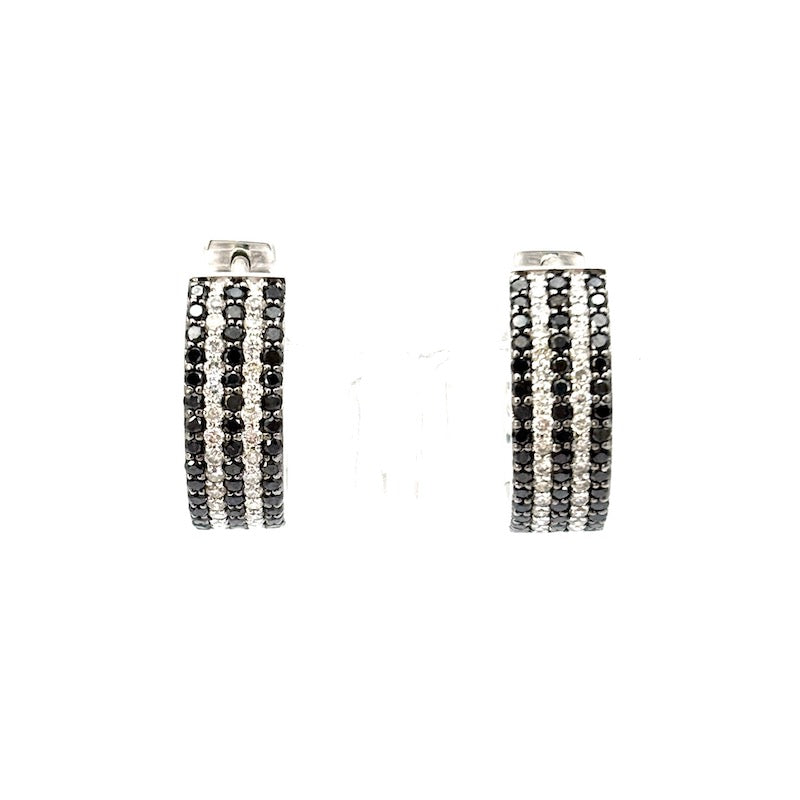 Orecchini anelle Chimento, oro bianco e brillanti bianchi e neri; 5.54 gr - 1.5 cm