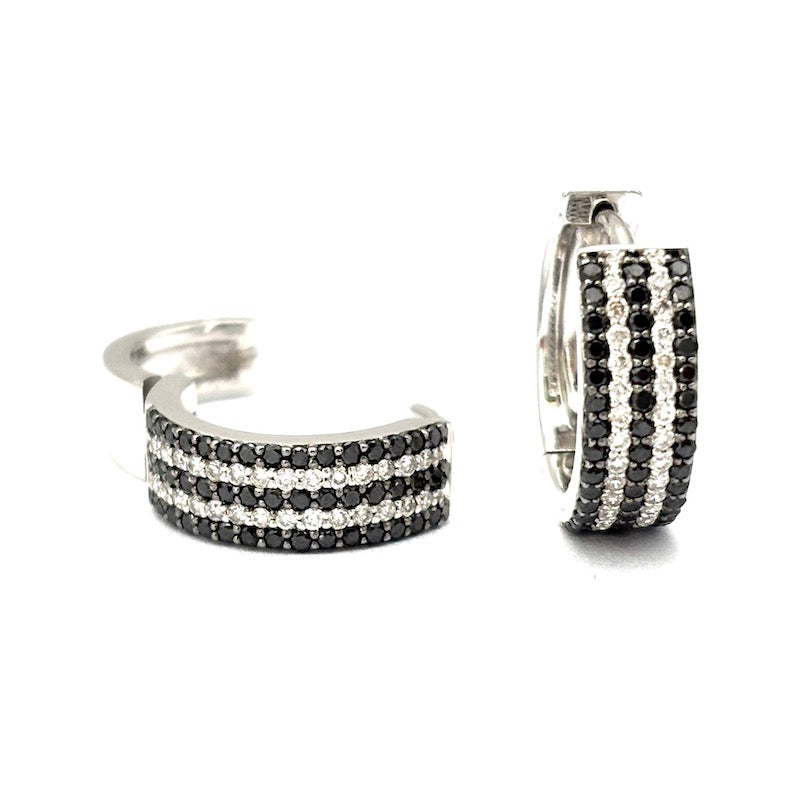 Orecchini anelle Chimento, oro bianco e brillanti bianchi e neri; 5.54 gr - 1.5 cm